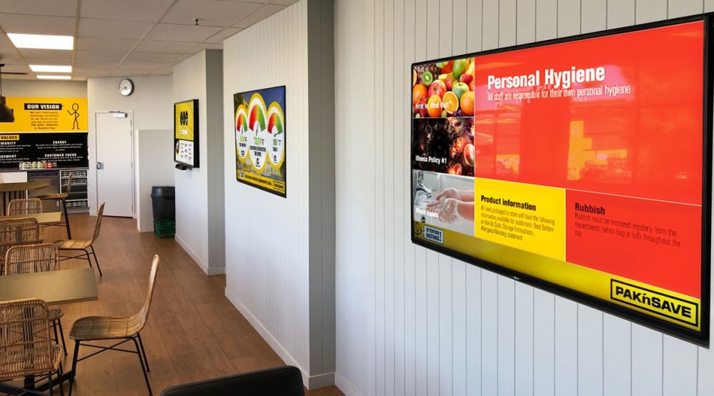 Quick & instant internal comms that enhances store operation