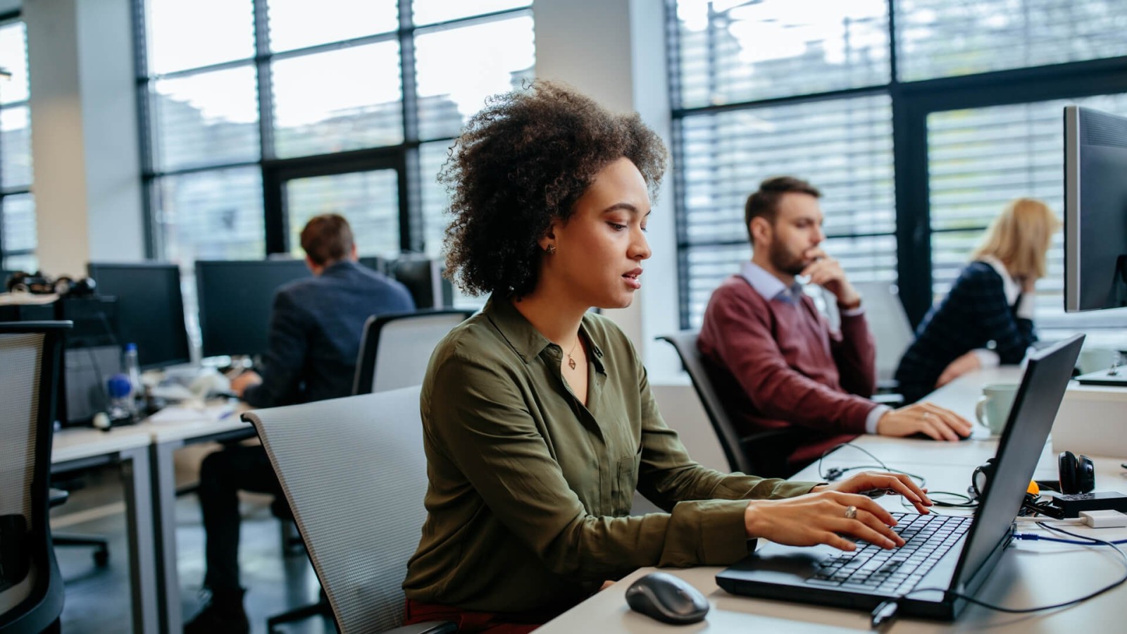 Your Guide To Choosing The Right Workplace Digital Signage Software